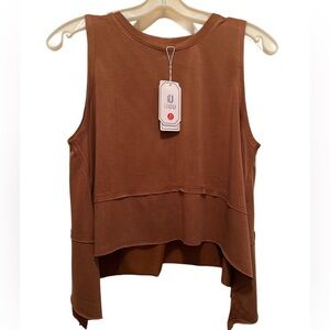 NWT Women’s Scoop Neck Sleeveless Asymmetrical Yoga Athletic Top Brown Size XS